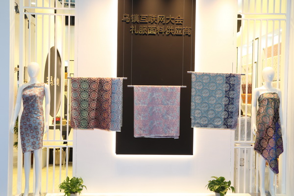 潮涌鵬城，開啟時尚 “超鏈接”丨第30屆FASHION SOURCE時尚之源深圳展、AW25深圳原創(chuàng)時裝周盛大啟幕